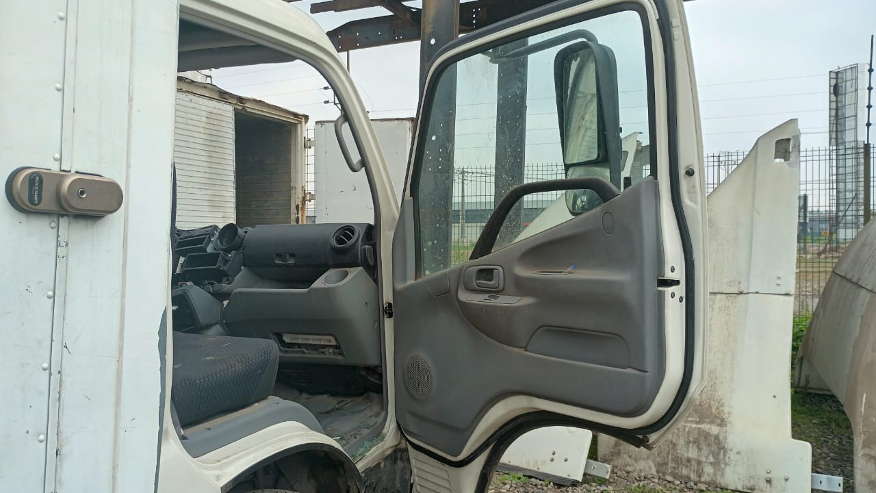 CARROCERíA FRIGORíFICA Hino CITY 515 2012  USADA  EN DESARME